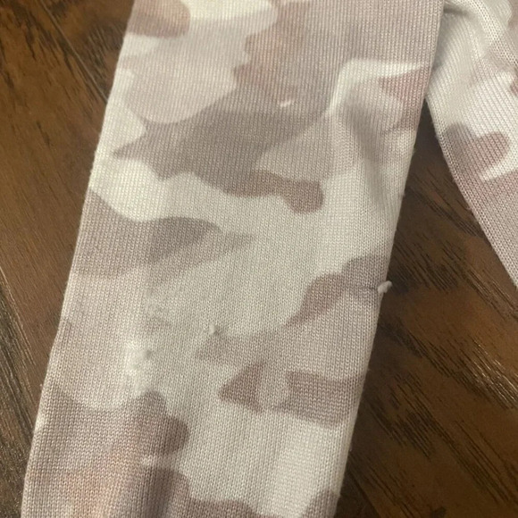 3T 90 Degree Pink Camouflage Matching Set, Athleisure, Long Sleeve, Lightweight - Picture 4 of 8